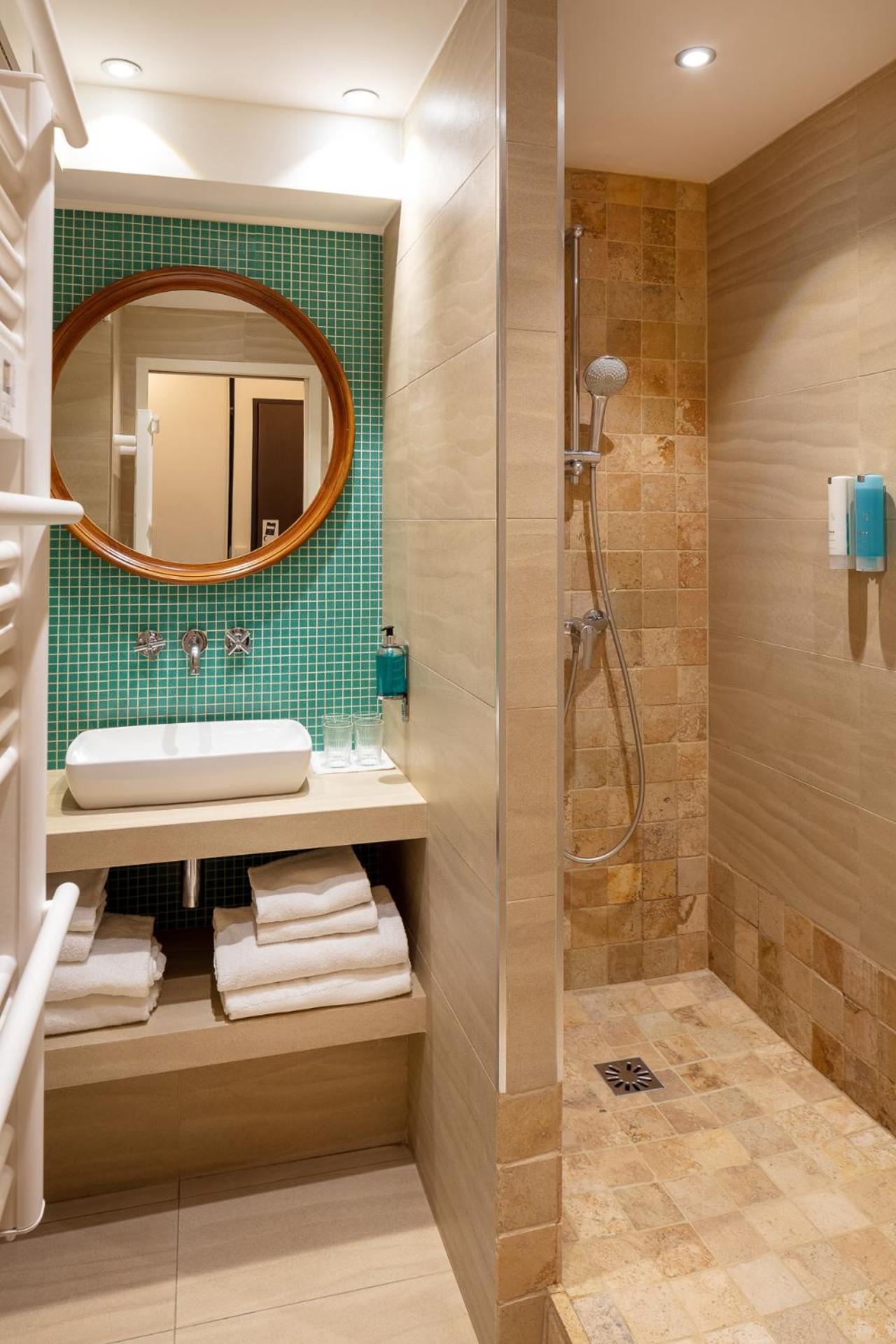 Hotel Residence Les Medes Поркероль Екстер'єр фото